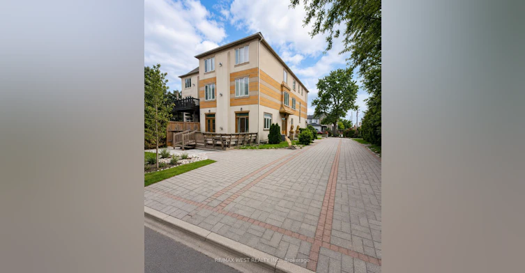 Main Floor-83 Elm Avenue, Richmond Hill, ON, L4C 6K8 - 3