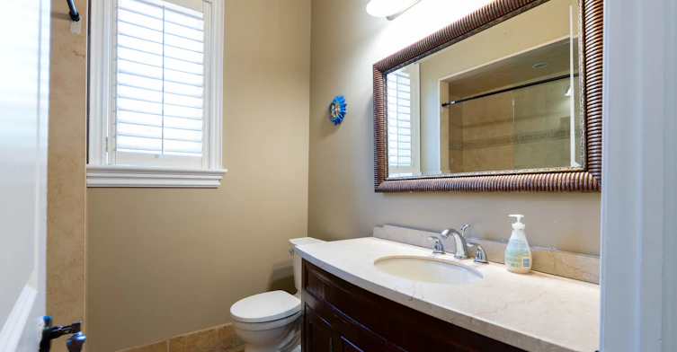 Main Floor-83 Elm Avenue, Richmond Hill, ON, L4C 6K8 - 16