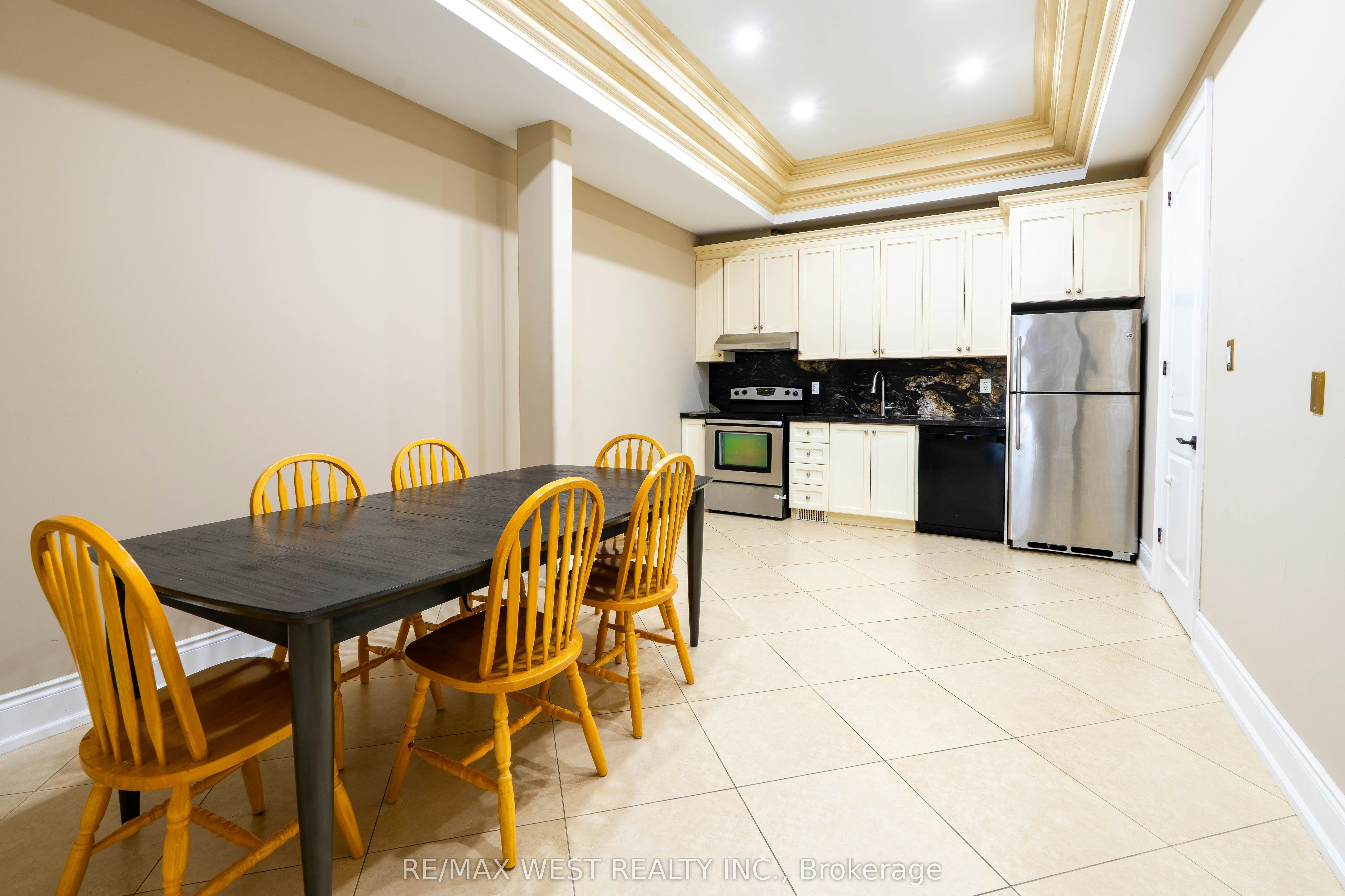Main Floor-83 Elm Avenue, Richmond Hill, ON, L4C 6K8 - 11