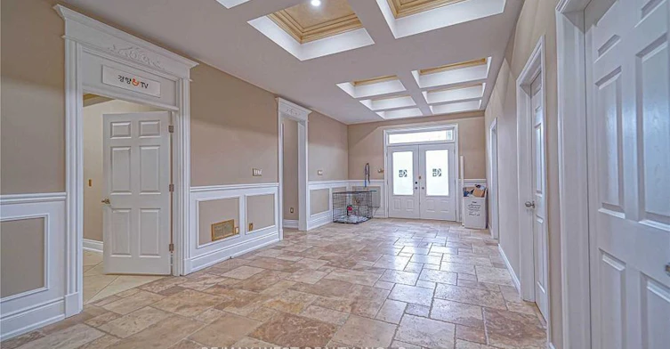 Main Floor-83 Elm Avenue, Richmond Hill, ON, L4C 6K8 - 4