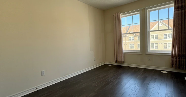 13 Cathedral High Street, Markham, ON, L6C 0N9 - 13