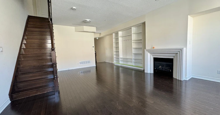 13 Cathedral High Street, Markham, ON, L6C 0N9 - 2