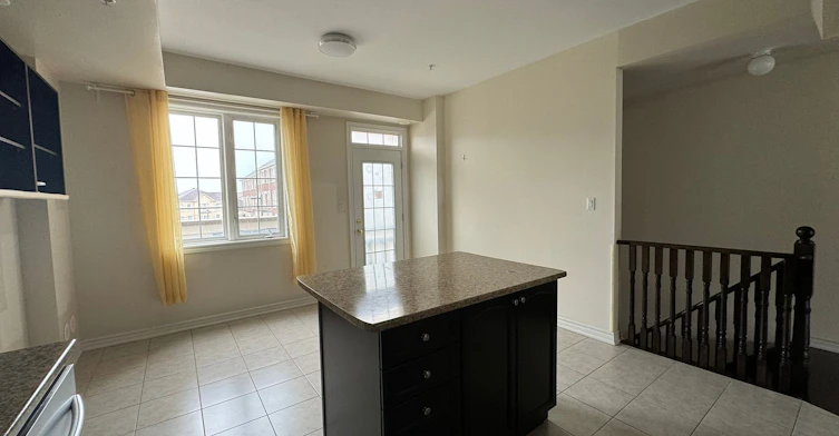 13 Cathedral High Street, Markham, ON, L6C 0N9 - 4
