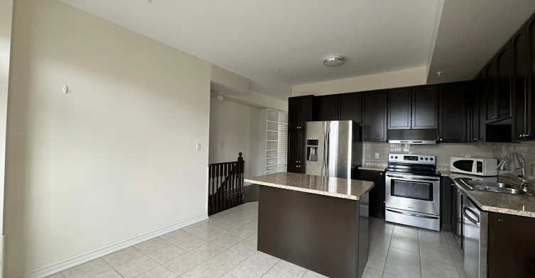 13 Cathedral High Street, Markham, ON, L6C 0N9 - 5