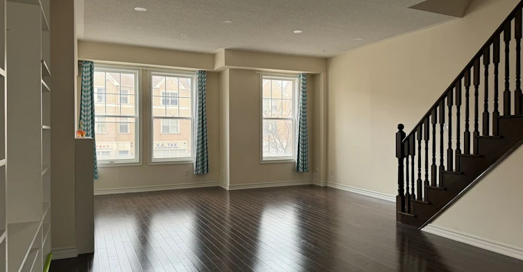 13 Cathedral High Street, Markham, ON, L6C 0N9 - 3