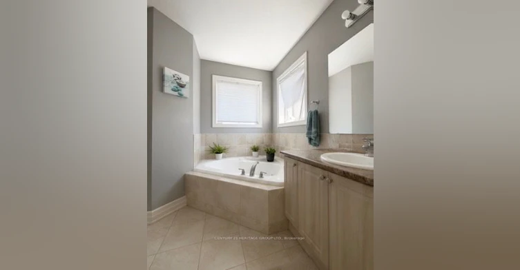 35 Lundigan Drive, Georgina, ON, L4P 0C2 - 9
