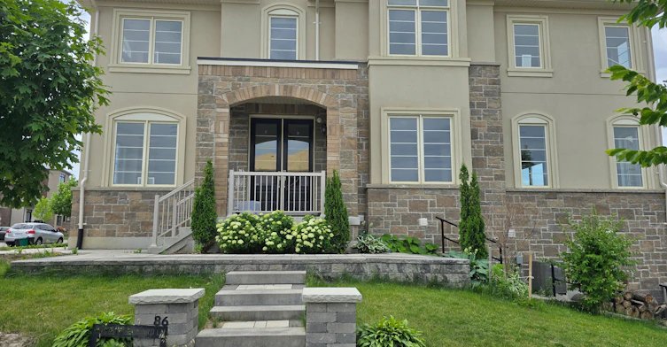 86 Murray Leonard Lane, East Gwillimbury, ON, L9N 0Z6