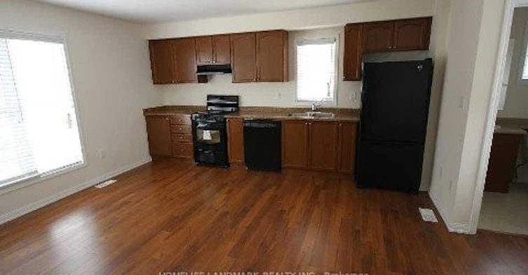 Coachhouse-290 Cornell Centre Boulevard, Markham, ON, L6B 0W3 - 4