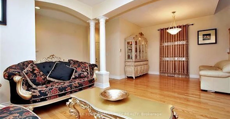33 Golden Oak Avenue, Richmond Hill, ON, L4S 1Y6 - 3