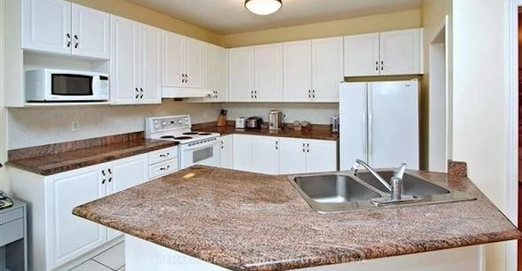 33 Golden Oak Avenue, Richmond Hill, ON, L4S 1Y6 - 6