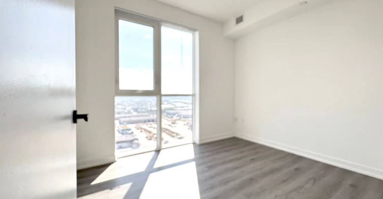 2310-28 Interchange Way, Vaughan, ON, L4K 0P8 - 9
