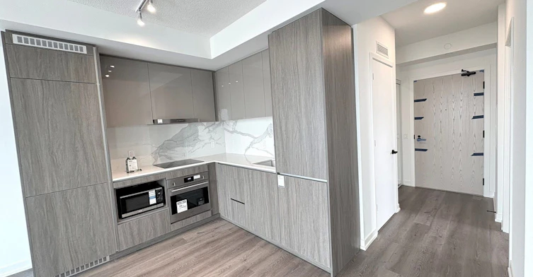 805-28 Interchange Way, Vaughan, ON, L4K 0P8 - 4