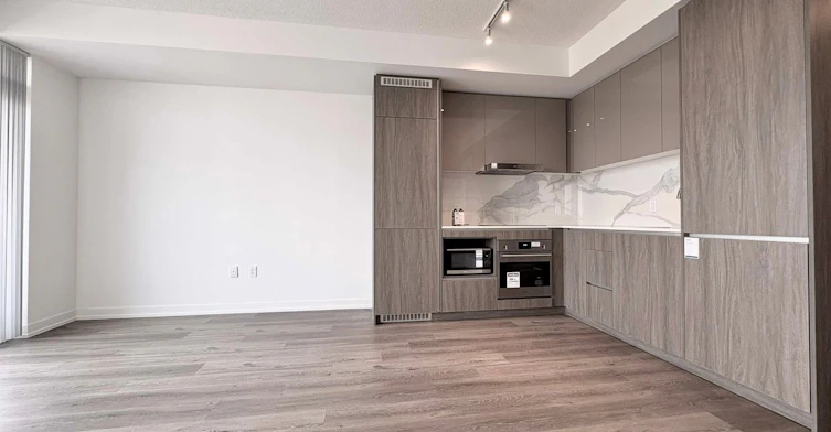 805-28 Interchange Way, Vaughan, ON, L4K 0P8 - 2