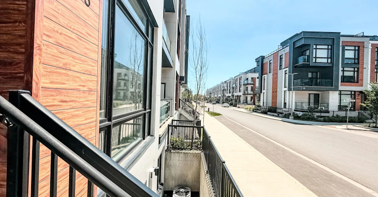705-5 Steckley House Lane, Richmond Hill, ON, L4S 0N2 - 12