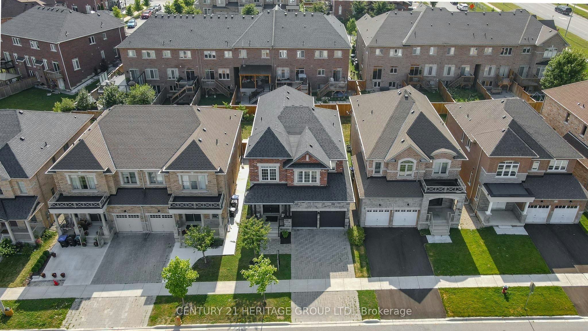 20 Barrow Avenue, Bradford West Gwillimbury, ON, L3Z 0W1