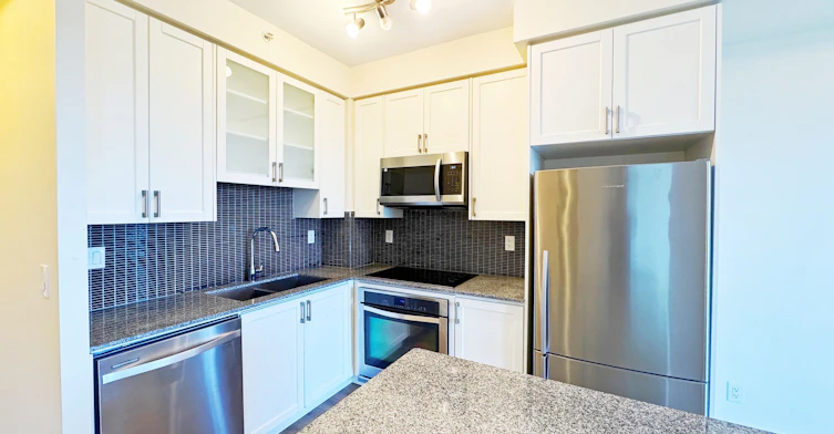 603B-9090 Yonge Street, Richmond Hill, ON, L4C 0Z1 - 2