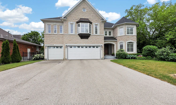 37 Maple Grove Avenue