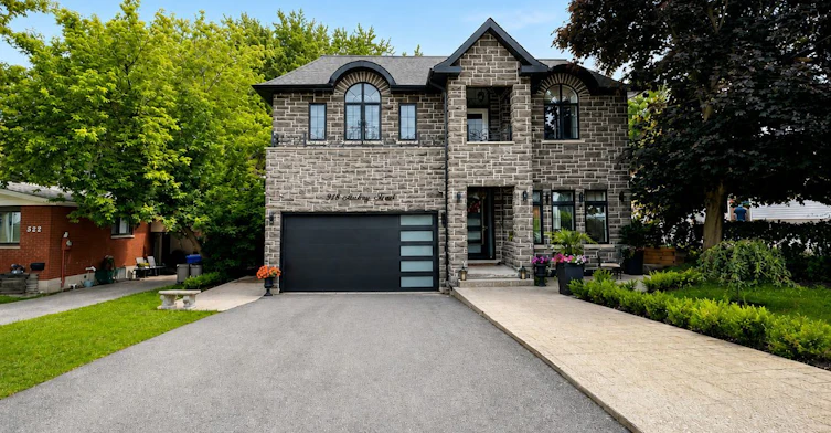 BSMT-318 Andrew Street, Newmarket, ON, L3Y 1H3