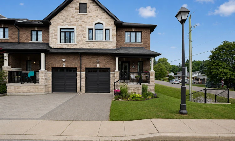 18 Charmuse Lane