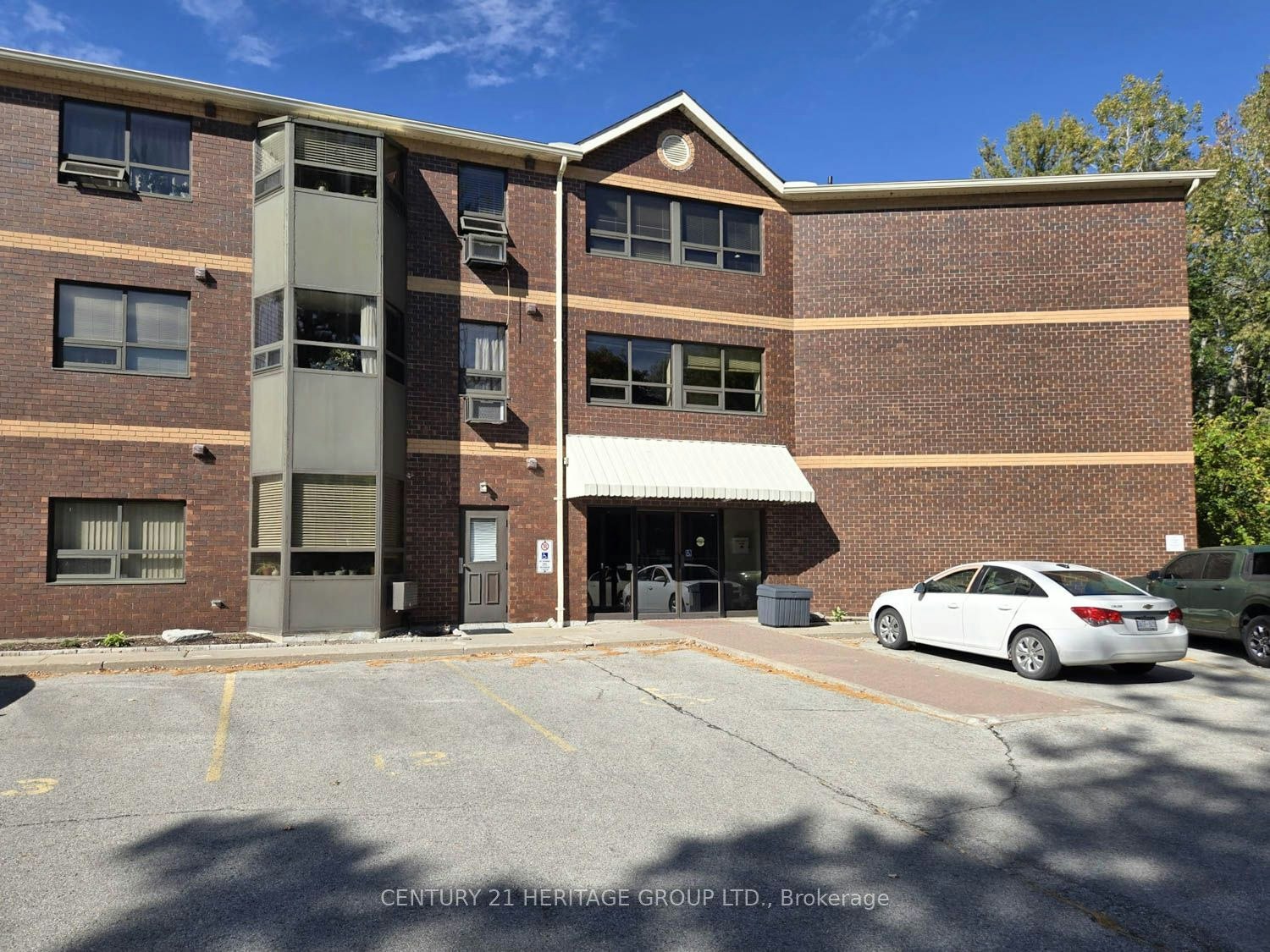 105-166 Olive Street, East Gwillimbury, ON, L9N 1M9