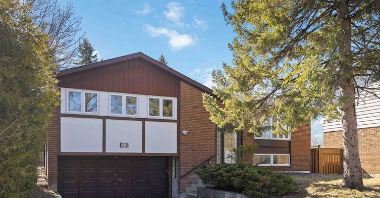 23 Ironshield Crescent, Markham, ON, L3T 3K7