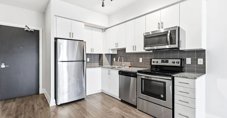 1404-3700 Highway 7 Road W, Vaughan, ON, L4L 0G8 - 10