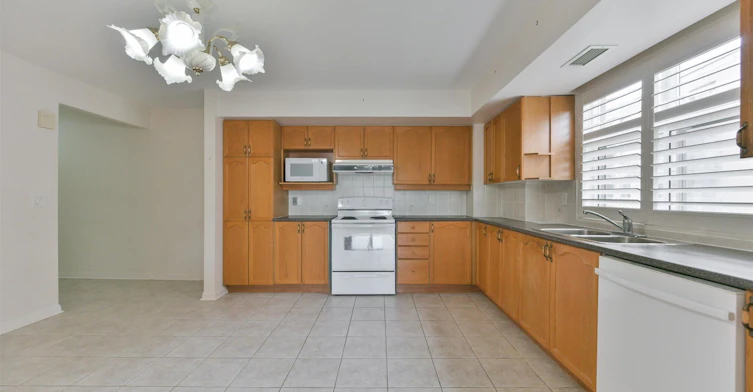 307-2500 Rutherford Road, Vaughan, ON, L4K 5N7 - 14