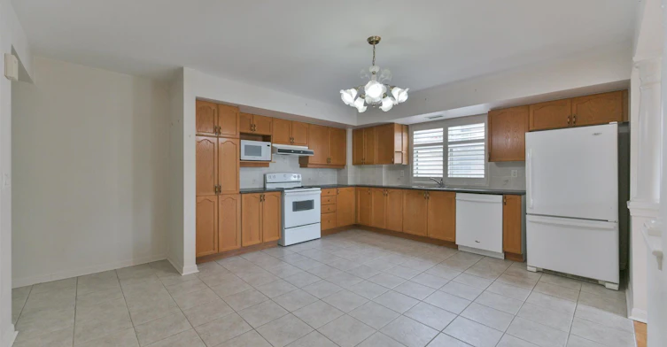 307-2500 Rutherford Road, Vaughan, ON, L4K 5N7 - 12