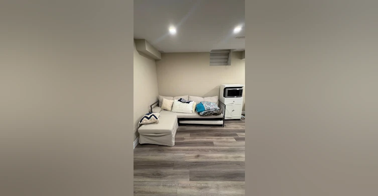 Bsmt-70 Pavlova Crescent, Richmond Hill, ON, L4E 0L3 - 3