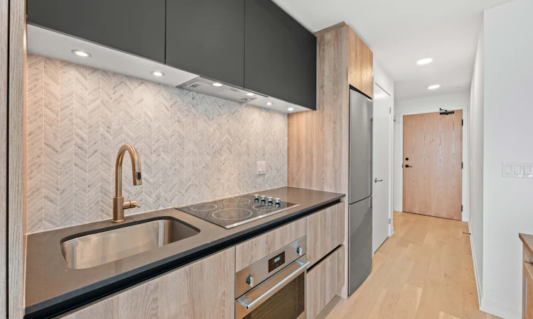 1812-7950 Bathurst Street