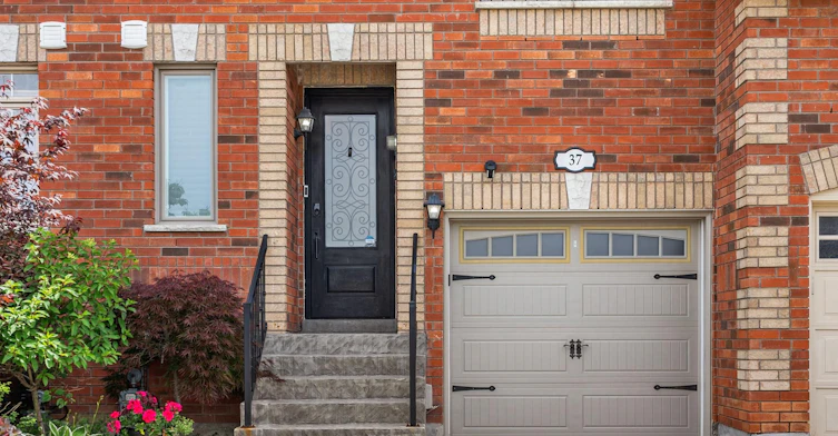 37 Copperstone Crescent, Richmond Hill, ON, L4S 2C5 - 2