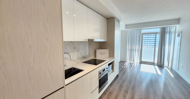 2716-28 Interchange Way, Vaughan, ON, L4K 0P8 - 2
