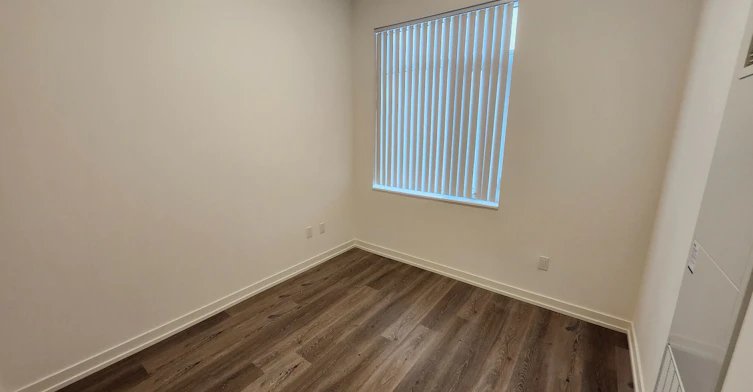206-28 Interchange Way, Vaughan, ON, L4K 0P8 - 7