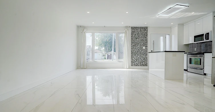 326 Mcconvey Drive, Richmond Hill, ON, L4C 3K3 - 2