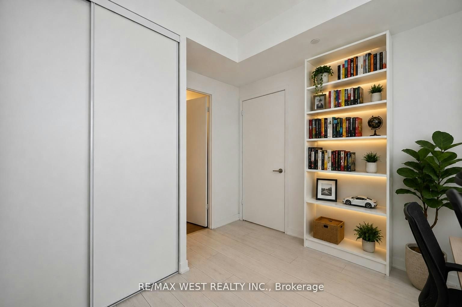 4607-898 Portage Parkway, Vaughan, ON, L4K 0J6 - 8