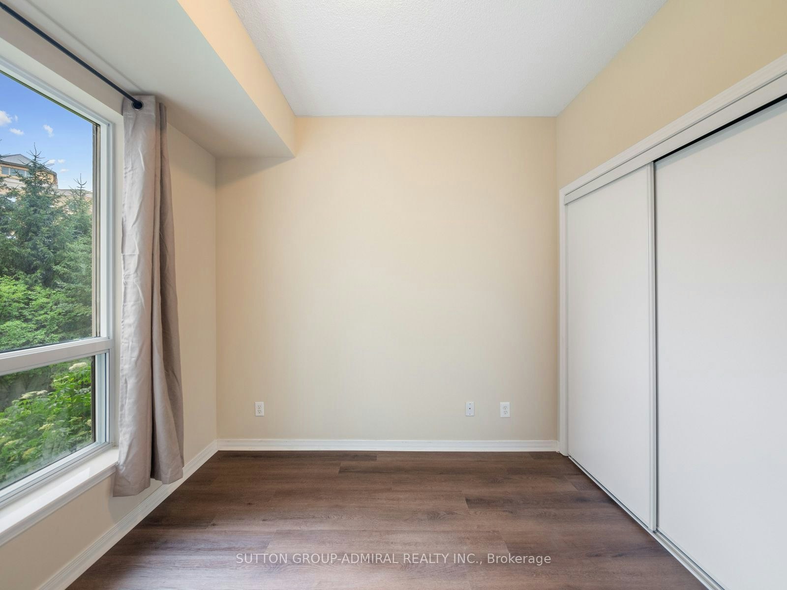 215-1 Maison Parc Court, Vaughan, ON, L4J 9K1 - 11