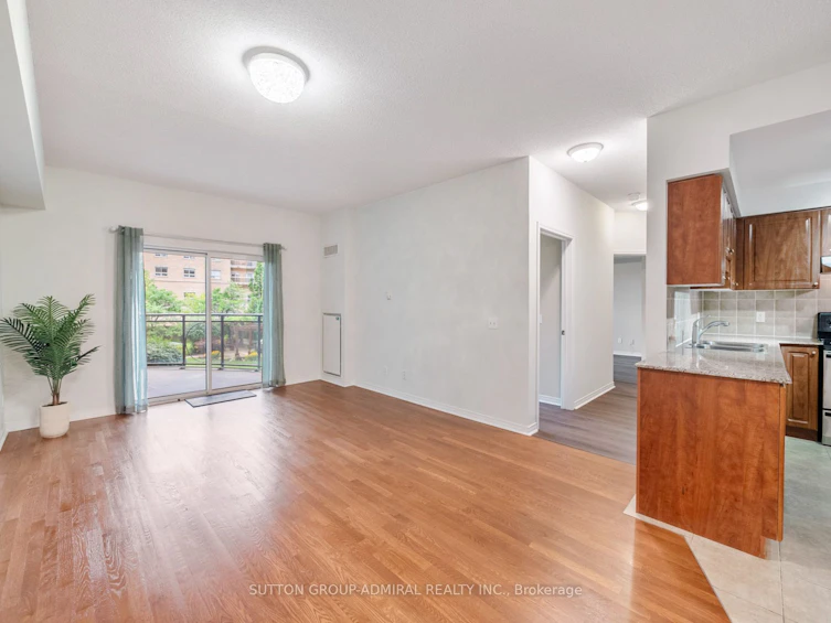 215-1 Maison Parc Court, Vaughan, ON, L4J 9K1 - 5