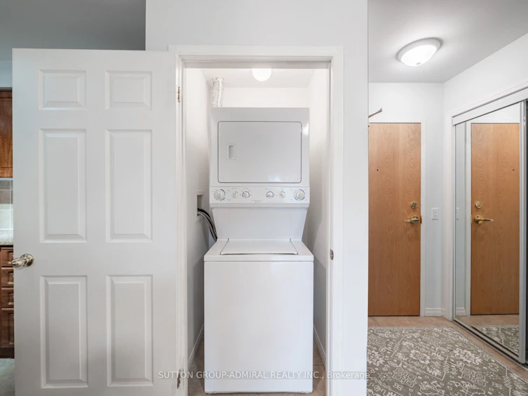 215-1 Maison Parc Court, Vaughan, ON, L4J 9K1 - 6