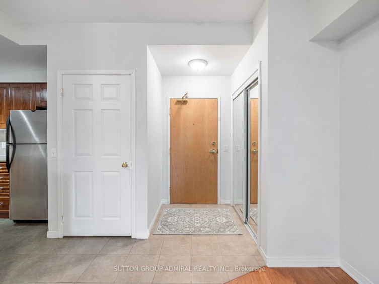 215-1 Maison Parc Court, Vaughan, ON, L4J 9K1 - 3