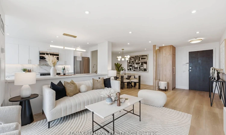 805-110 Promenade Circle