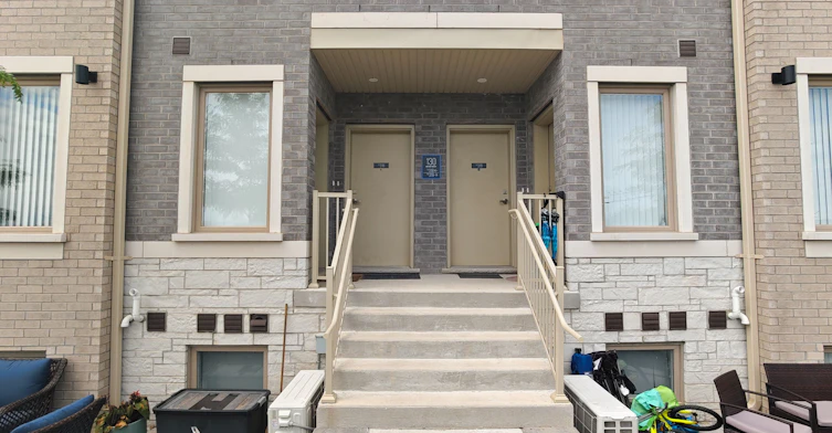318-130 Honeycrisp Crescent, Vaughan, ON, L4K 0N7
