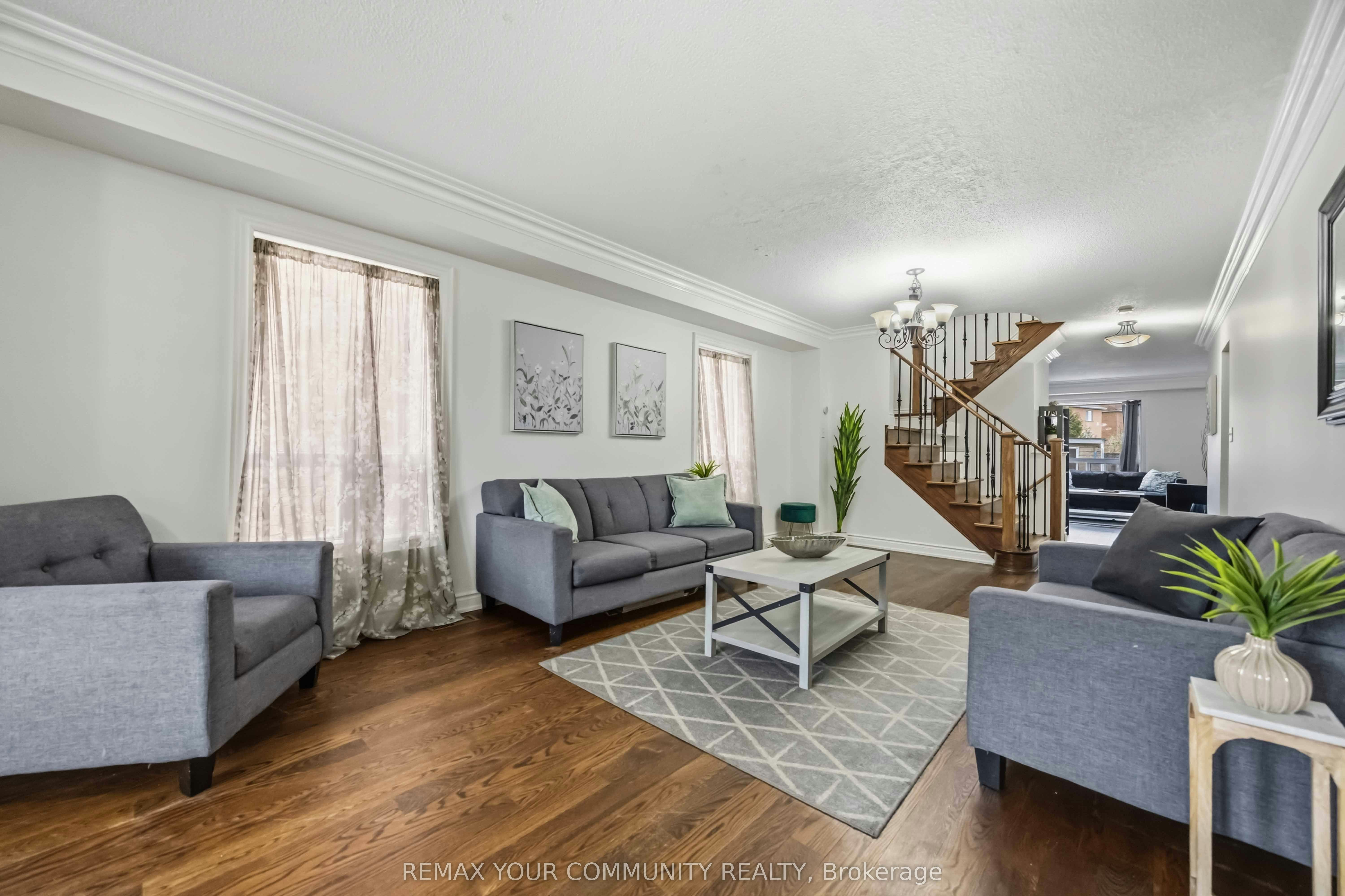 56 Hirst Avenue, Georgina, ON, L4P 4E5