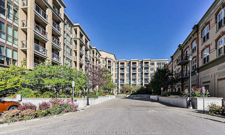 305-68 Main Street N