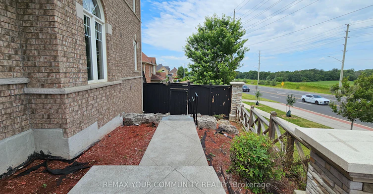 Bsmt-46 Courtland Crescent, East Gwillimbury, ON, L9N 0A9