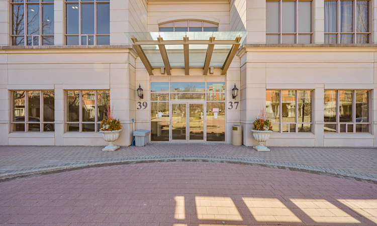 319-37 Galleria Parkway