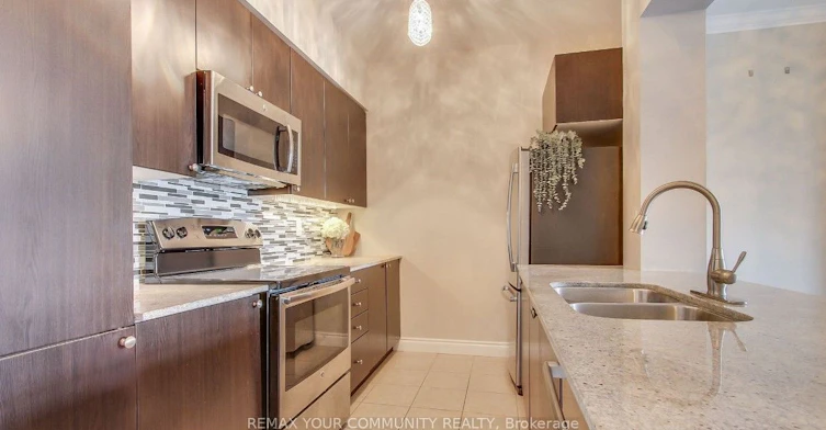 211-10211 Keele Street, Vaughan, ON, L6A 4R7 - 5