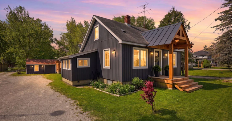 Main Unit-147 Murphy Road, Essa, ON, L0M 1B1