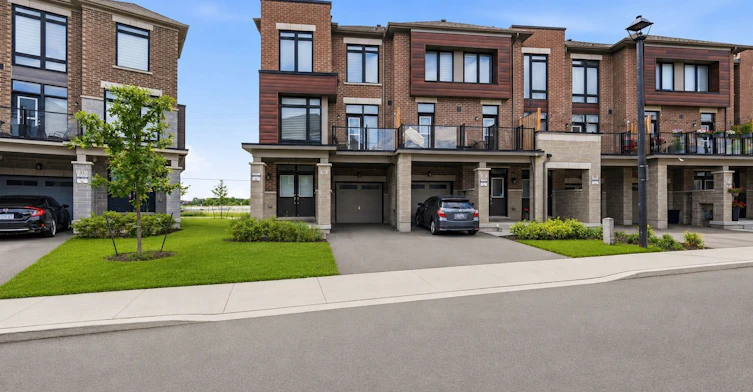 55 Holyrood Crescent, Vaughan, ON, L4H 5G2