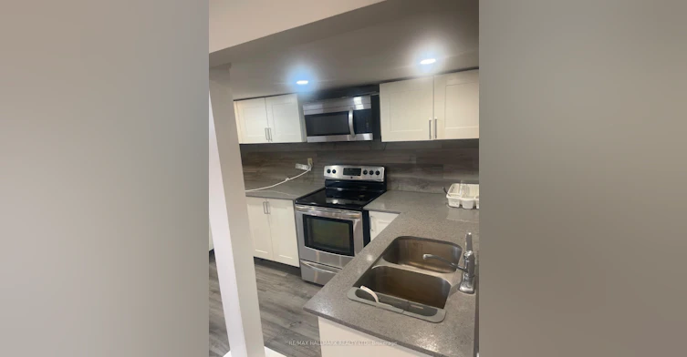 LOWER-61 Aurora Heights Drive, Aurora, ON, L4G 2W6 - 6