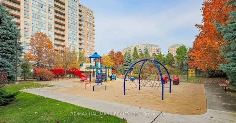 702-9 Northern Hts Drive, Richmond Hill, ON, L4B 4M5 - 16